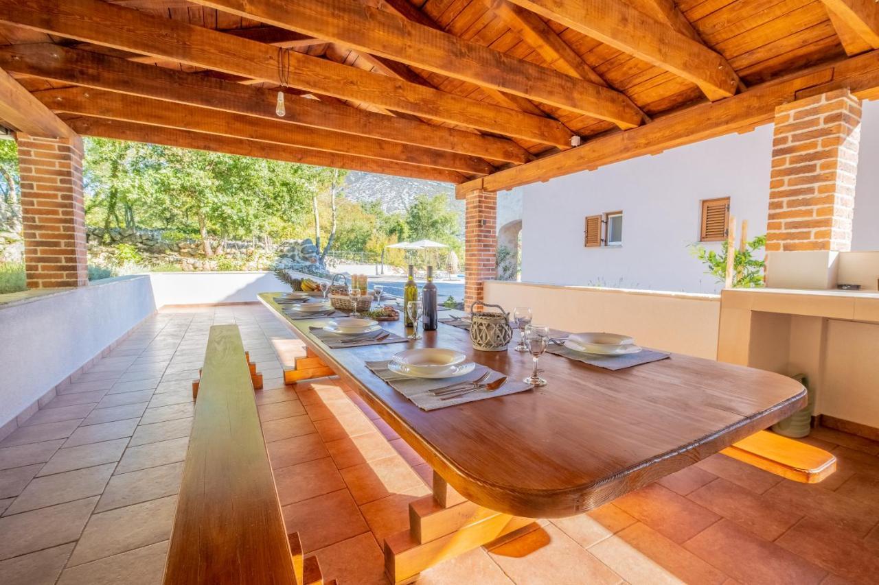 Amazing 4 Bedroom Villa With Swimming Pool And Wifi, Family Frendly Tribalj  Exteriér fotografie