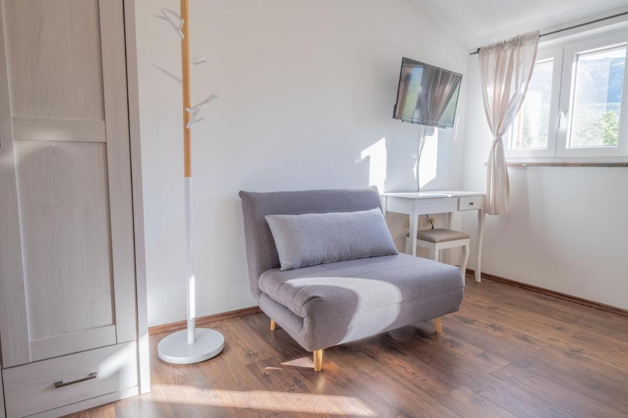 Amazing 4 Bedroom Villa With Swimming Pool And Wifi, Family Frendly Tribalj  Exteriér fotografie