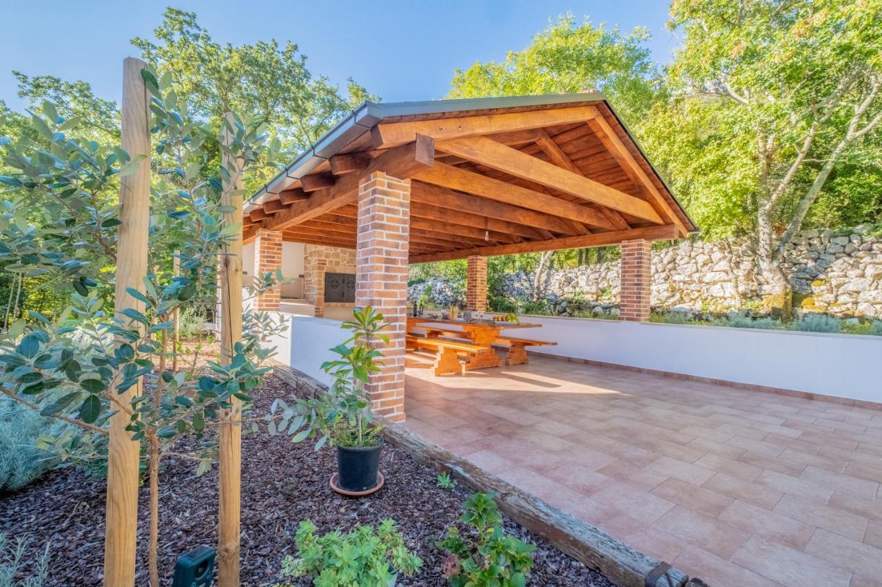 Amazing 4 Bedroom Villa With Swimming Pool And Wifi, Family Frendly Tribalj  Exteriér fotografie