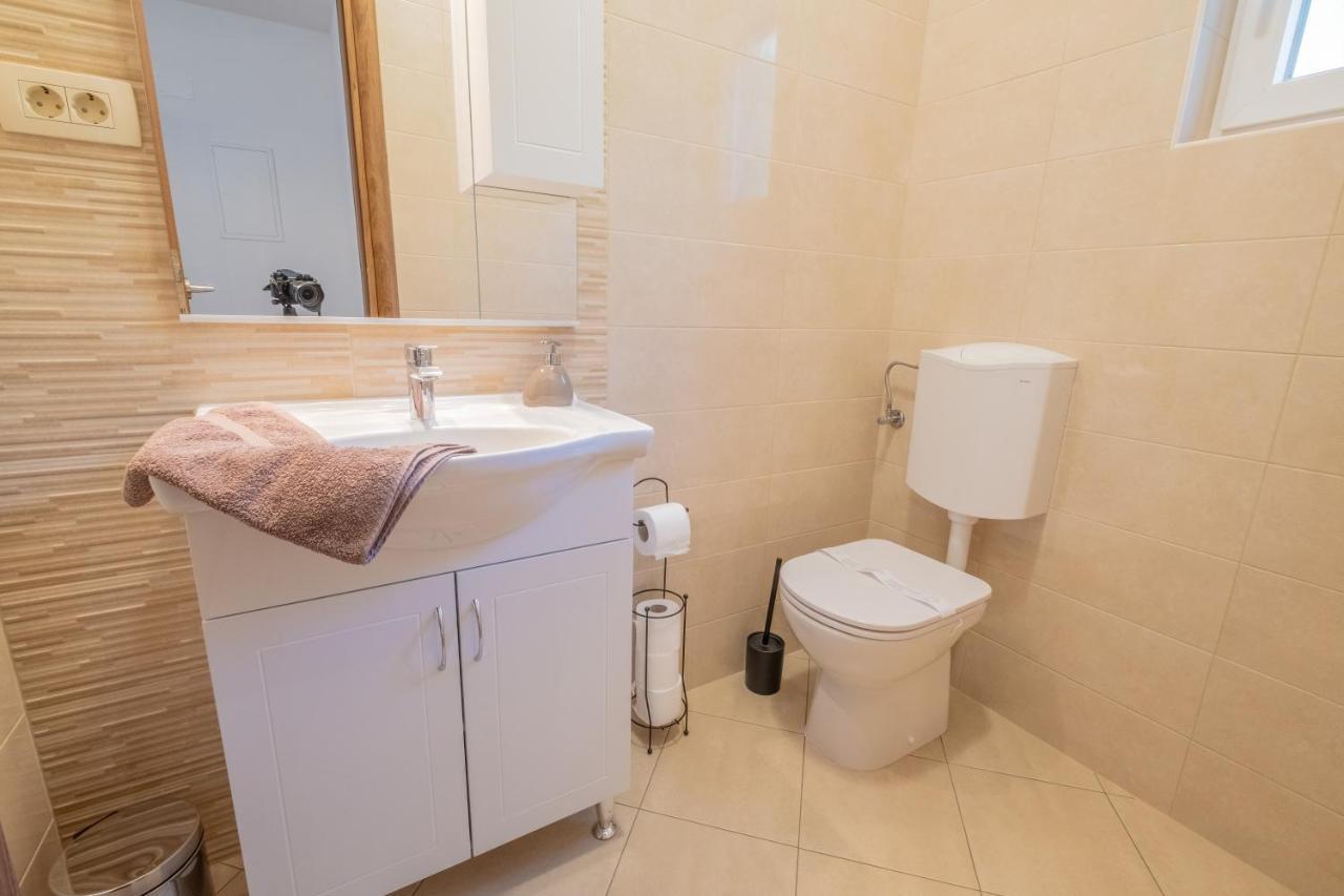 Amazing 4 Bedroom Villa With Swimming Pool And Wifi, Family Frendly Tribalj  Exteriér fotografie