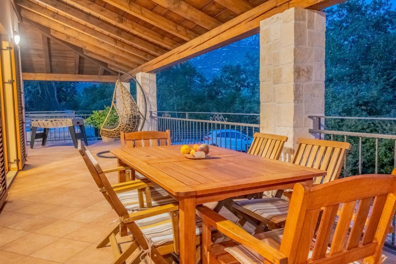 Amazing 4 Bedroom Villa With Swimming Pool And Wifi, Family Frendly Tribalj  Exteriér fotografie
