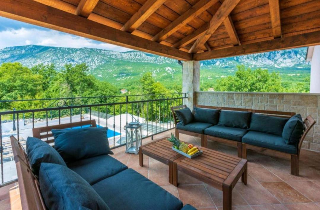 Amazing 4 Bedroom Villa With Swimming Pool And Wifi, Family Frendly Tribalj  Exteriér fotografie