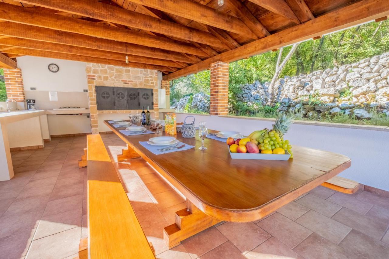 Amazing 4 Bedroom Villa With Swimming Pool And Wifi, Family Frendly Tribalj  Exteriér fotografie