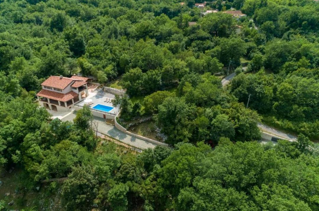 Amazing 4 Bedroom Villa With Swimming Pool And Wifi, Family Frendly Tribalj  Exteriér fotografie