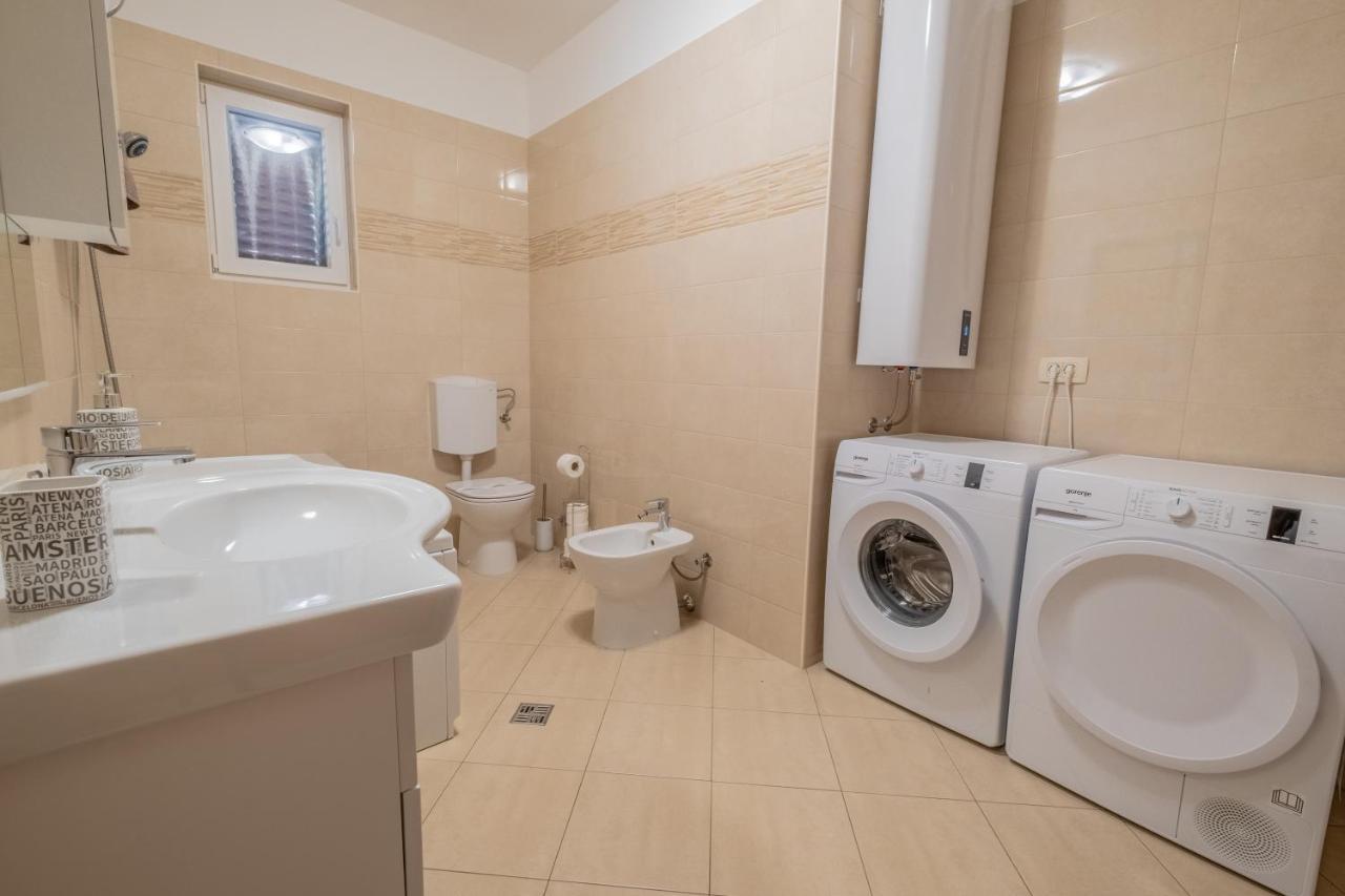 Amazing 4 Bedroom Villa With Swimming Pool And Wifi, Family Frendly Tribalj  Exteriér fotografie