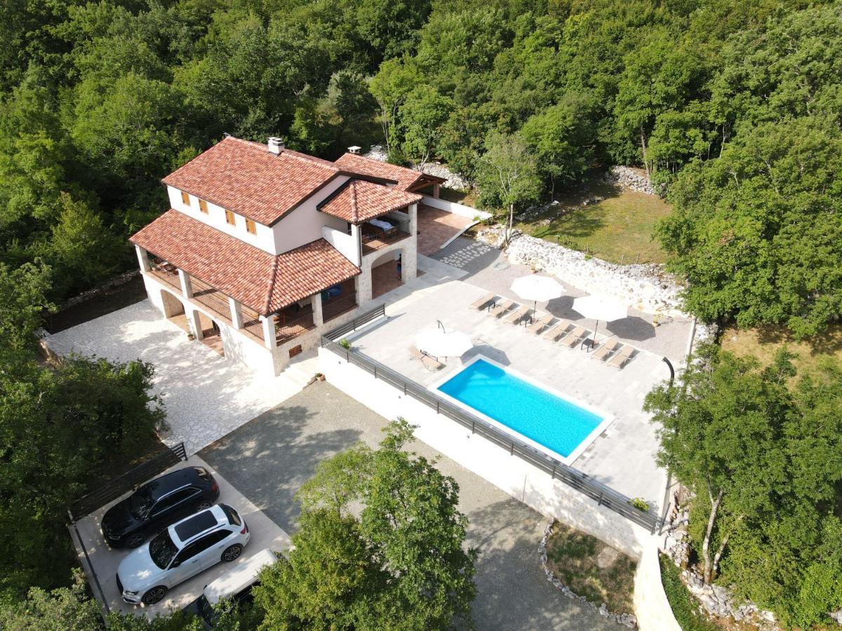 Amazing 4 Bedroom Villa With Swimming Pool And Wifi, Family Frendly Tribalj  Exteriér fotografie