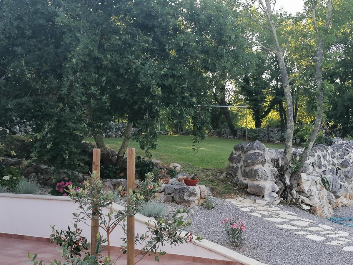 Amazing 4 Bedroom Villa With Swimming Pool And Wifi, Family Frendly Tribalj  Exteriér fotografie